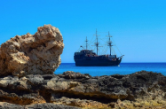 Настаняване в хотел Кипър - с директен полет и време за плажове
