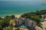 Хотел Морето Обзор - с външен басейн и шезлонги на плажа