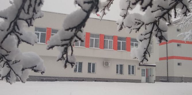 Нова година 2026 с богата празнична вечеря в почивна база в град Априлци