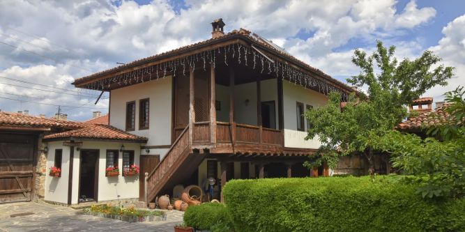 Хотелски комплекс Джуджева къща