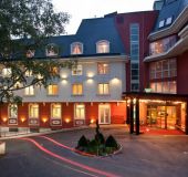 Хотел АкватониК