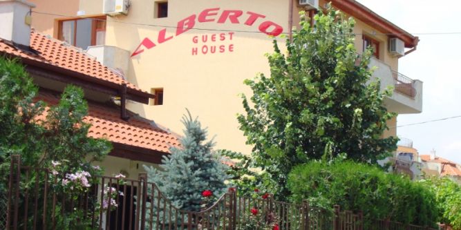 Къща за гости Алберто