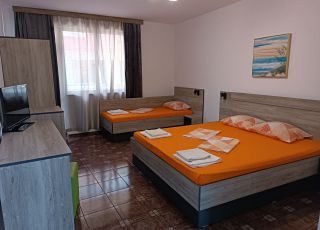 Family hotel Coral, Chernomorets