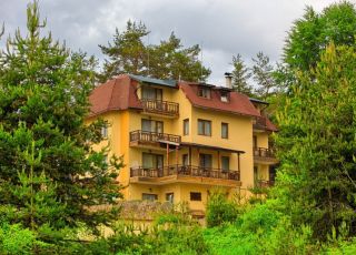 Family hotel Slunchev tzvyat, Tsigov chark