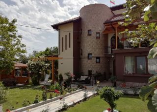 Separate room Vila za priyateli, Obzor