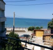 Къща и апартаменти Краси