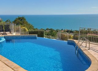 House Infinity, Albena