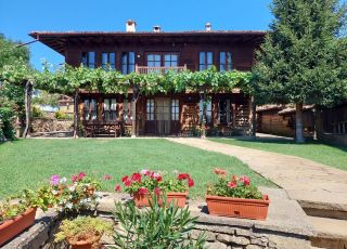 House Kenara, Zheravna