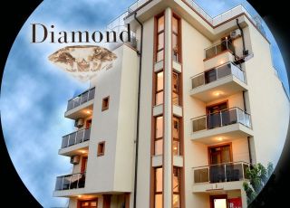 Hotel Diamond, Kiten