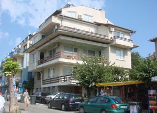 House Kirovi, Sozopol