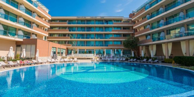 Хотел Сенди Бей