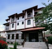 Семеен хотел Енчевите странноприемници