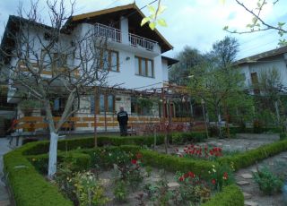 House with private rooms, Balchik