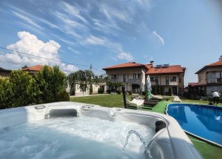 House Sveti Nikola, Shiroki dol