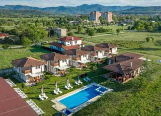 House Bendida Village, Pavel banya