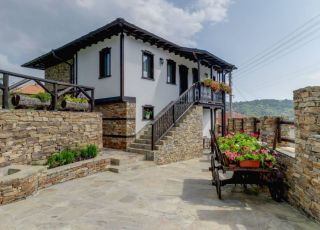 House Dobra Luka, Dobralack