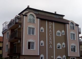House Dracena, Ravda