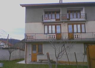 House Аxp, Mala tsyrkva