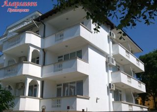 House Guesthouse Alarlievi, Primorsko