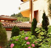 Семеен хотел Мони