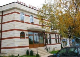 Family hotel Antique, Zlatitsa