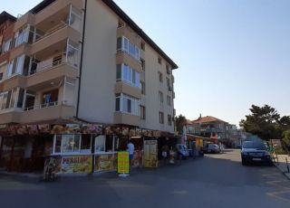 Separate room LoTo on the beach Apartments, Pomorie