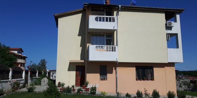 Семеен хотел Чалъкови