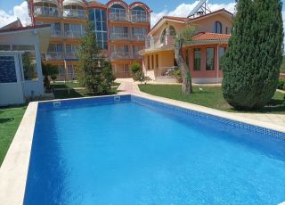 Family hotel Sunny House Apartments & Pool, Kranevo