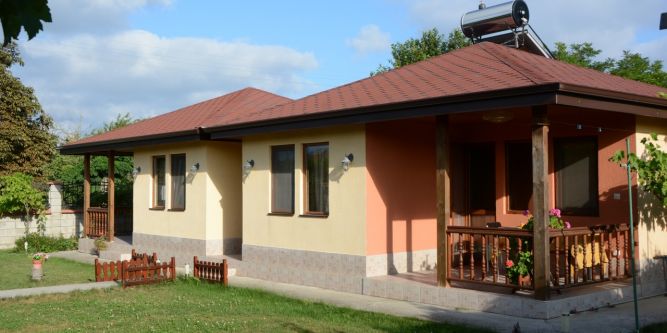 Къща Лорета - Камен бряг