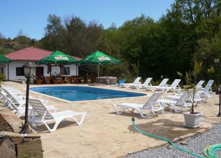 Family hotel KrisBo, Donkovtsi