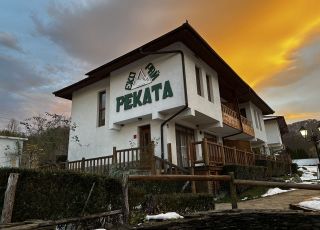 Hotel Eco Rai Rekata, Apriltsi