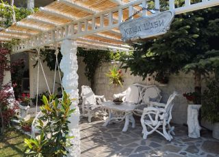 House Shabby, Varvara