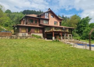 House Lein Cottage, Gorno Trape