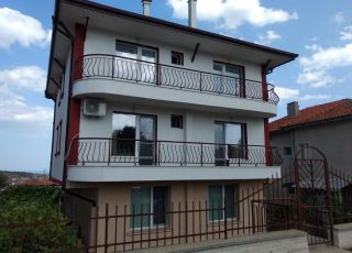 Apartment Chakov, Byala