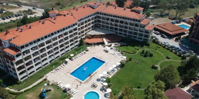 Хотел Първа линия