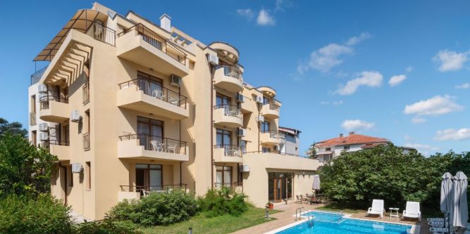 Семеен хотел Милан