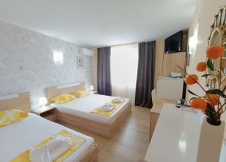 Separate room Balena, Obzor