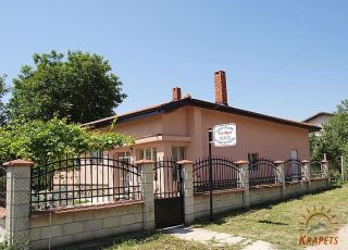 House Nadya, Krapec