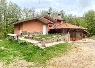 House Montemno, Beklemeto