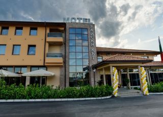 Hotel Raiski kat, Radievo