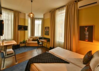 Hotel Just rooms and wine, Varna