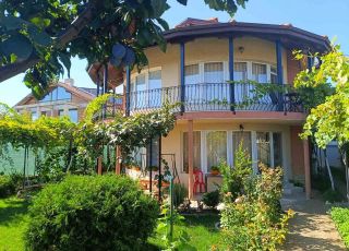 House Guest House Ates, Kavarna