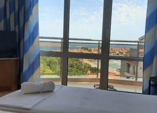 Separate room Mirage Guest house + parking, Sozopol