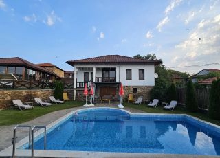 House Alexia, Lubenovo