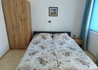 House V pregradkata na moreto, Pomorie