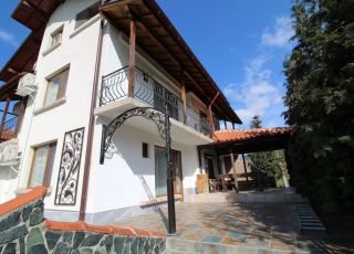 House Perunika, Sapareva banya