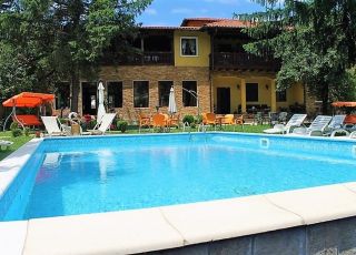 Family hotel Nikolova house, Elena