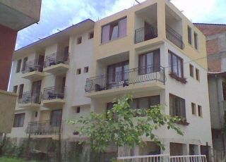 House Ivet, Obzor