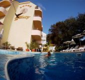 Семеен хотел Феникс