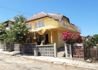 House Vitka's yellow house, Varvara
